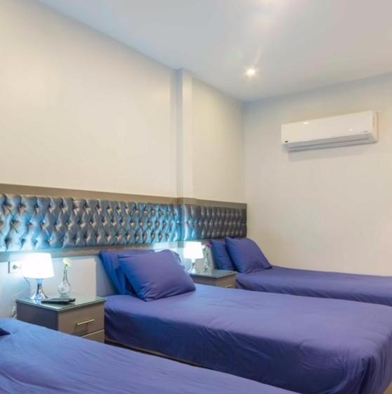 اتاق استاندارد سه نفره, Pyramids View Inn