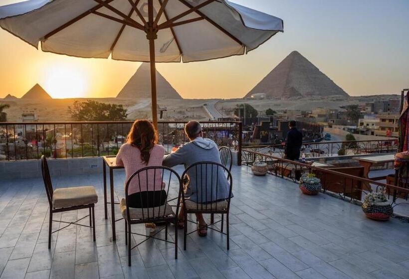 سوییت, Pyramids View Inn