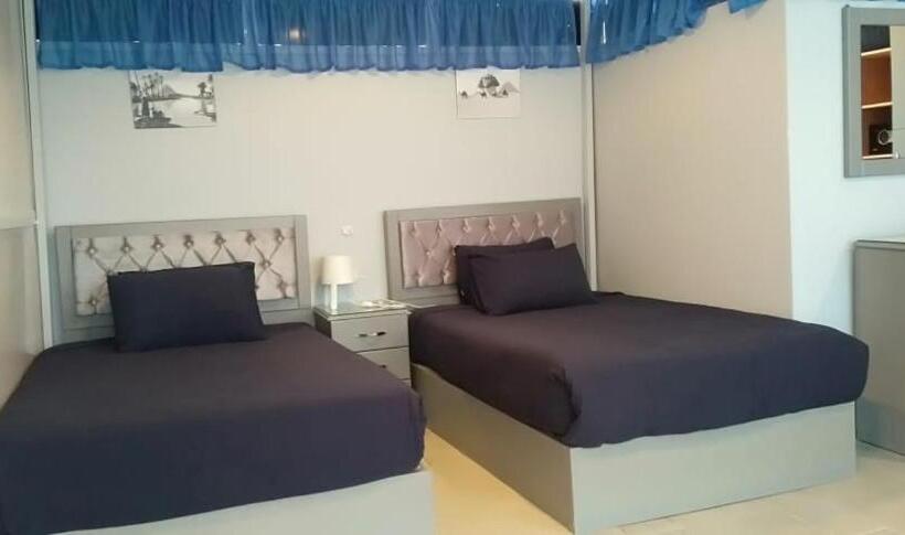 سوییت, Pyramids View Inn