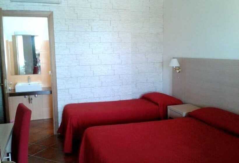 스탠다드 트리플 룸, Villa Carlo Resort