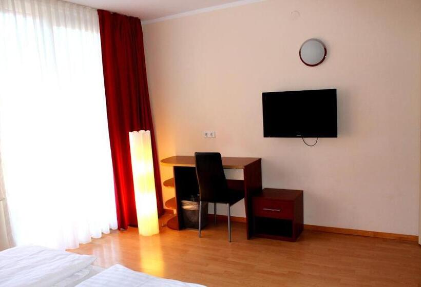 バルコニー付きスタンダードトリプルルーム, Atlas Sport