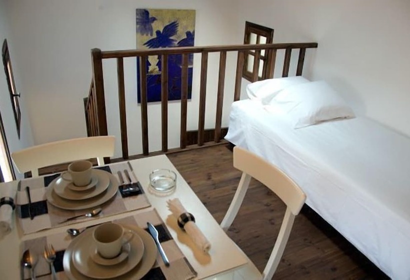 חדר סטודיו סטנדרד, Domus Studios