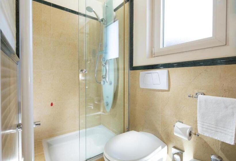 اتاق استاندارد با وان آب گرم, Doria Park