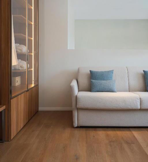 سوییت جونیور با چشمانداز دریا, Doria Park