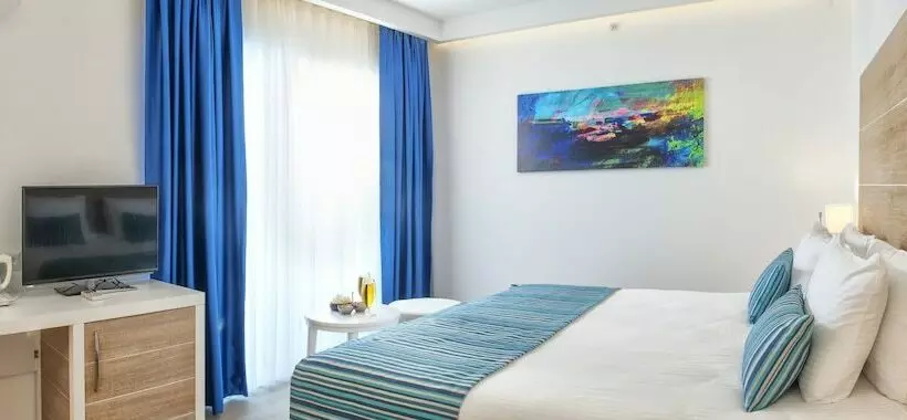 Superior Room with Hot Tub