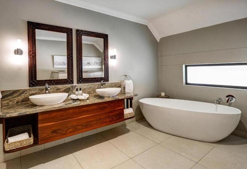 جناح سوبيريور, Ilala Lodge