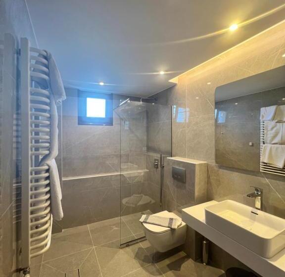 サイドオーシャンビューのトリプルルームスタンダード, Kymata