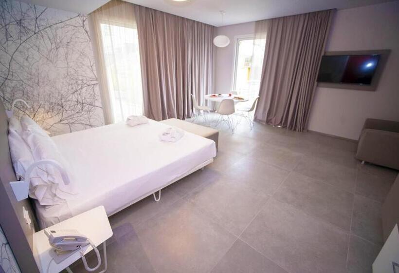 חדר דלוקס לארבעה, Malavoglia