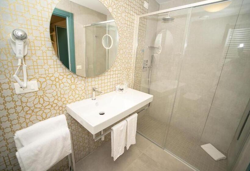 חדר סופריור, Malavoglia