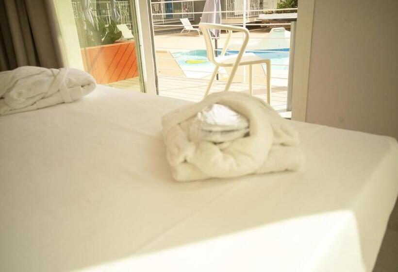 חדר סופריור, Malavoglia