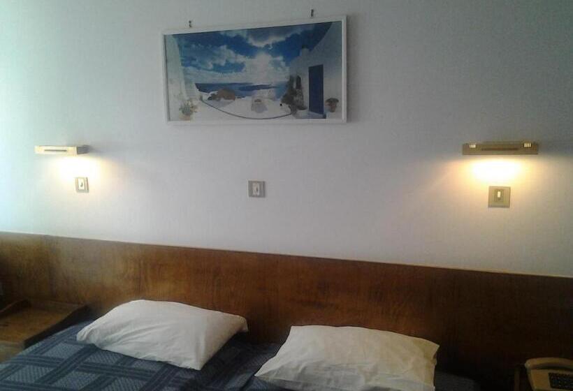 Triple Room Sea View, Oasis