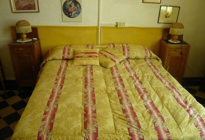 Habitació Estàndard Bany Compartit, Pensione Rinascente