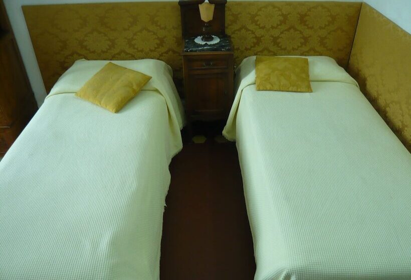 Habitació Estàndard, Pensione Rinascente