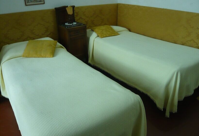 Habitació Estàndard, Pensione Rinascente