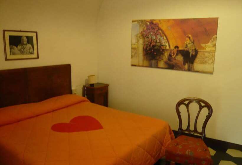 Habitació Triple Estàndard, Pensione Rinascente