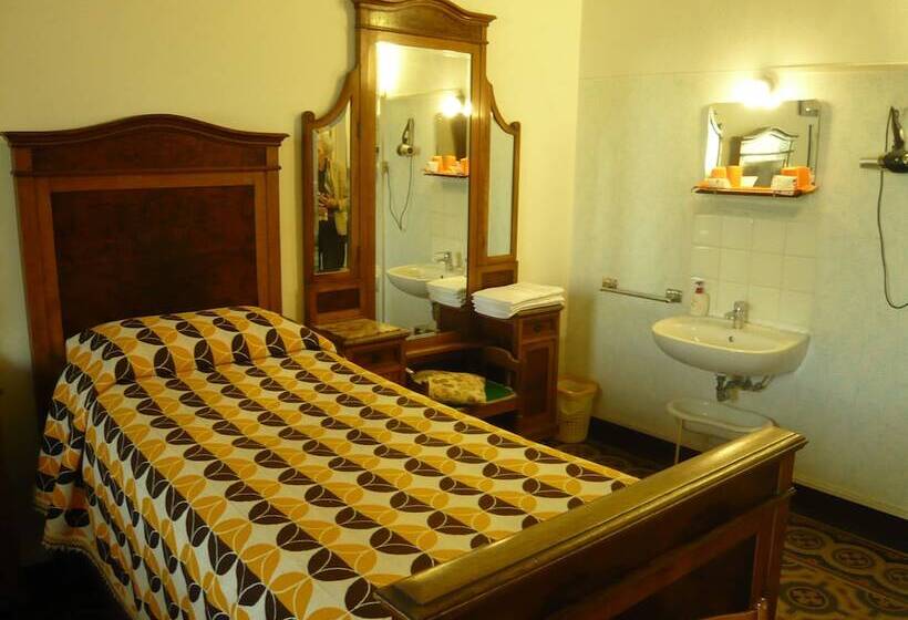 Habitació Quàdruple Estàndard Bany Compartit, Pensione Rinascente