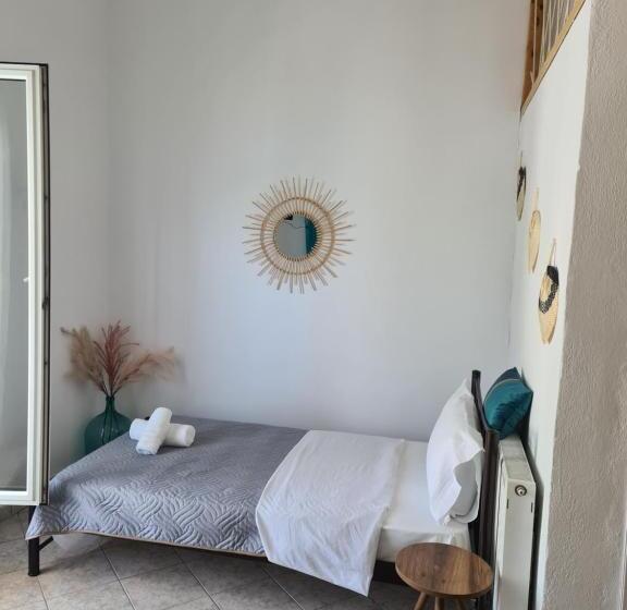 استودیوی استاندارد با چشمانداز دریا, Pleiades