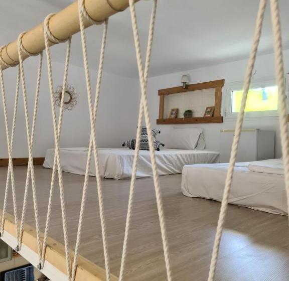 استودیوی استاندارد با چشمانداز دریا, Pleiades