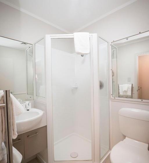 标准工作室, Quest On Johnston Serviced Apartments