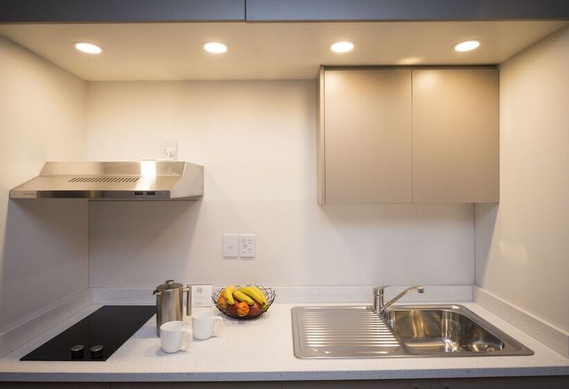 标准工作室, Quest On Johnston Serviced Apartments