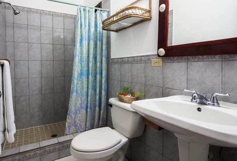اتاق استاندارد سه نفره, Splash Inn Dive Resort & Villas