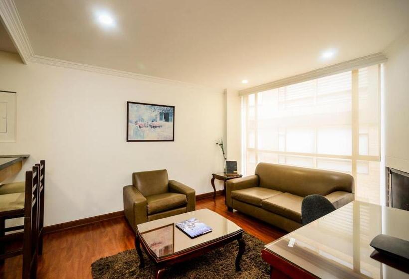 דירת חדר, Travelers Fontana Plaza