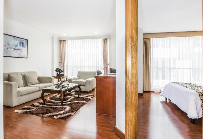 דירת חדר, Travelers Fontana Plaza