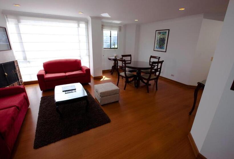 דירת שני חדרים, Travelers Fontana Plaza