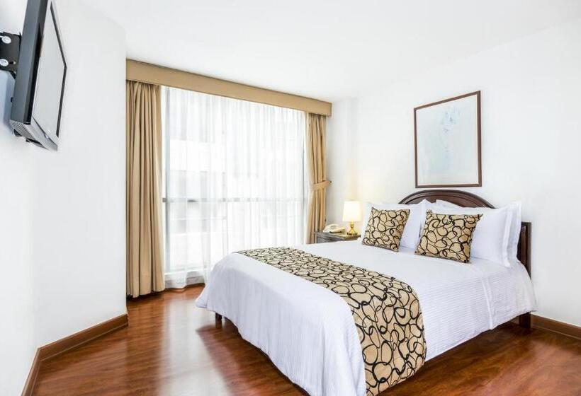 דירת שני חדרים, Travelers Fontana Plaza