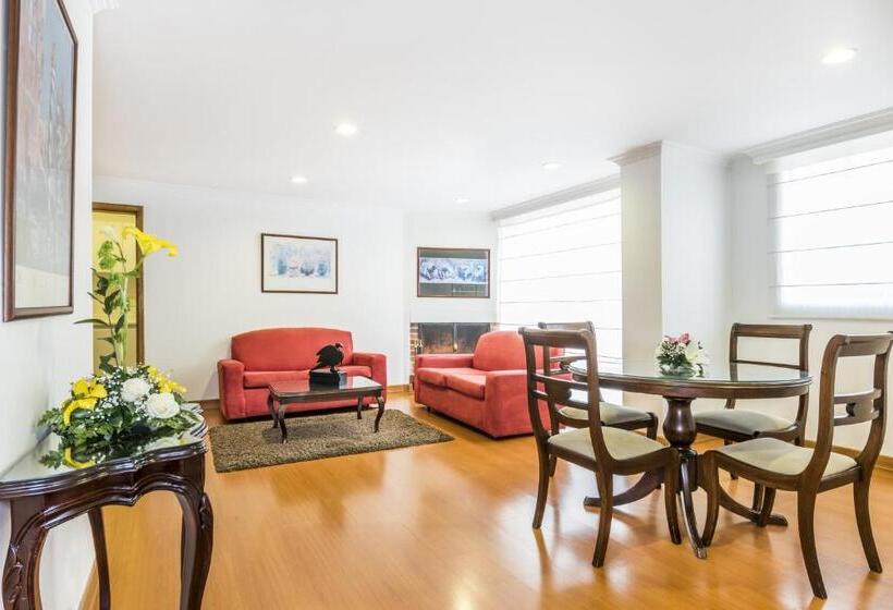 דירת שני חדרים, Travelers Fontana Plaza