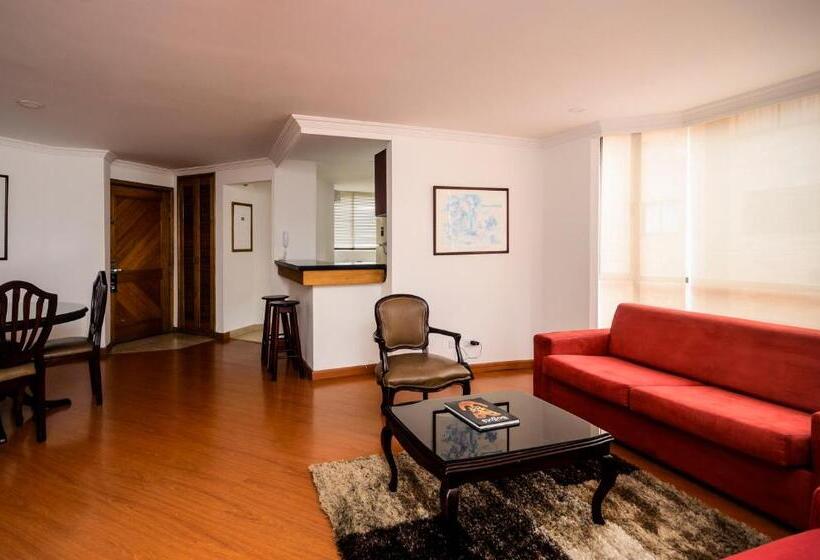 דירת שני חדרים, Travelers Fontana Plaza