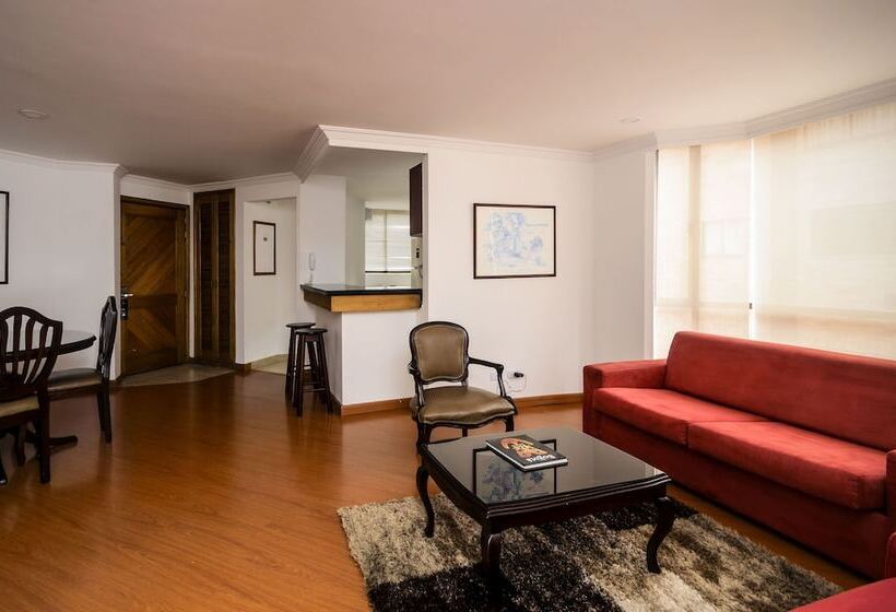 דירת שני חדרים, Travelers Fontana Plaza