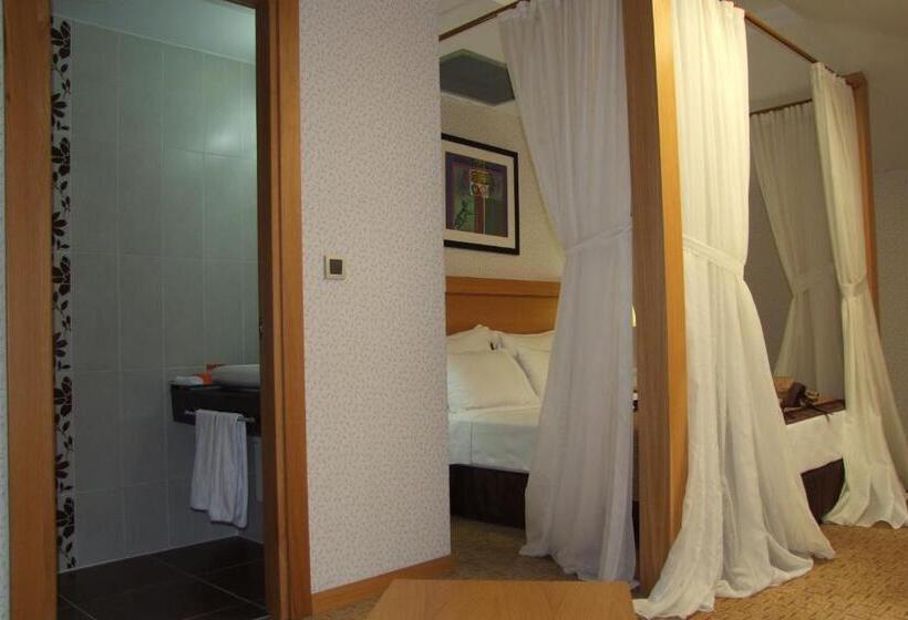 سوییت, Siir Boutique