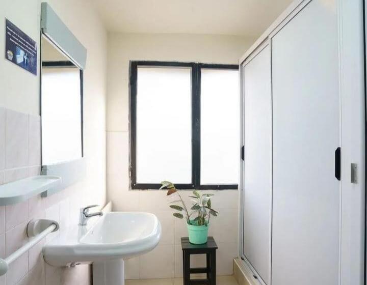 اتاق استاندارد با سرویس بهداشتی مشترک, Amanecer De La Bahía