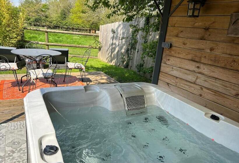 Номер Стандарт с Гидромассажем, Aux Murmures De La Nature B&b