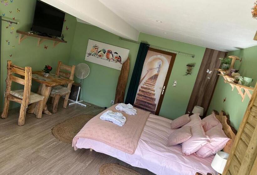 Номер Стандарт Вид на Сад, Aux Murmures De La Nature B&b