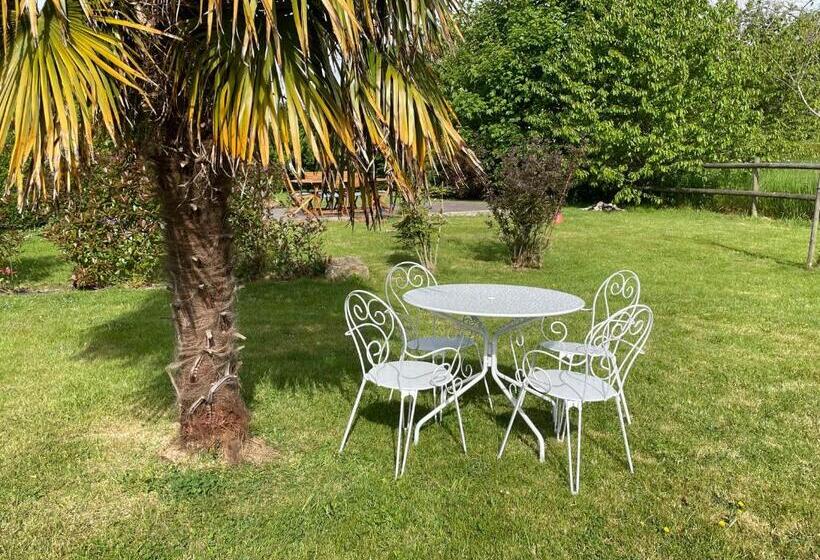 Номер Стандарт Вид на Сад, Aux Murmures De La Nature B&b