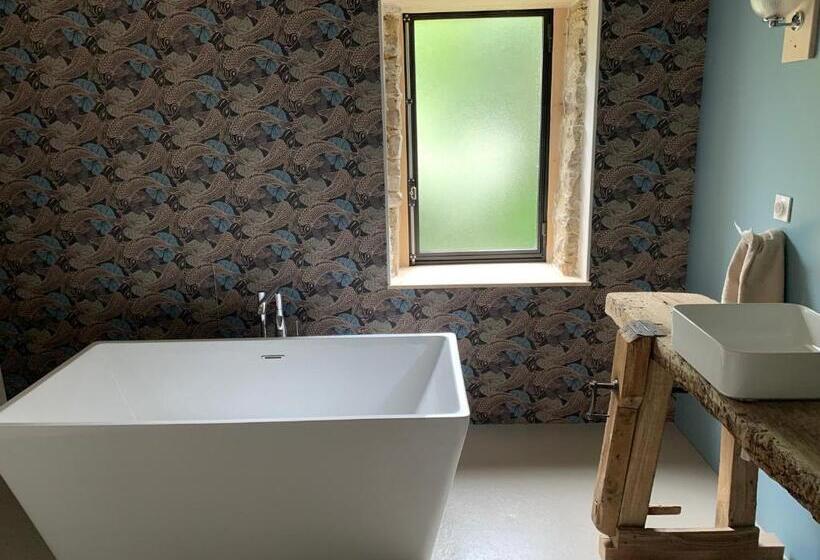 סוויטה דלוקס, Ker Ar Men