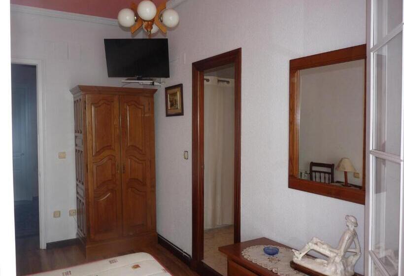 标准间带阳台, Hospedaje Roiz