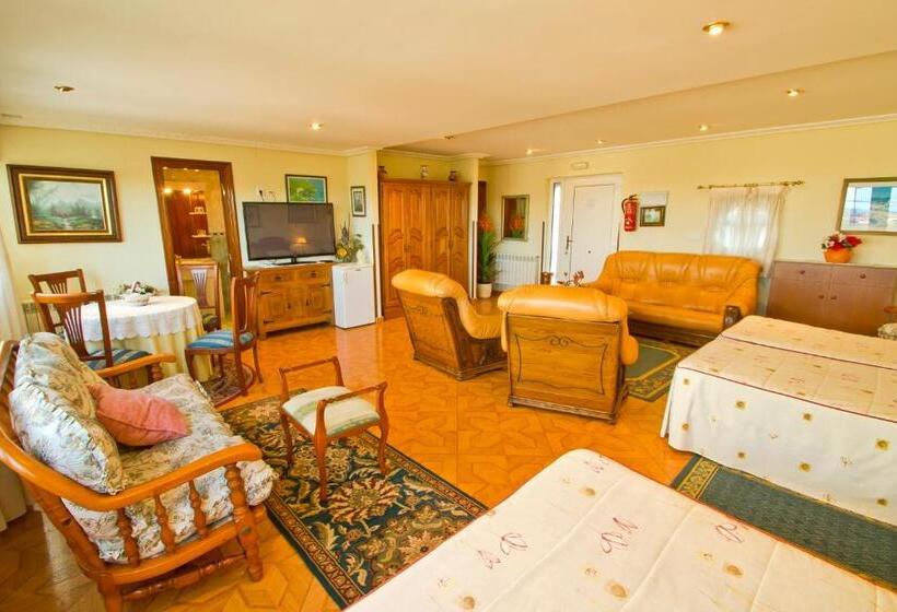 Family Suite, Hospedaje Roiz