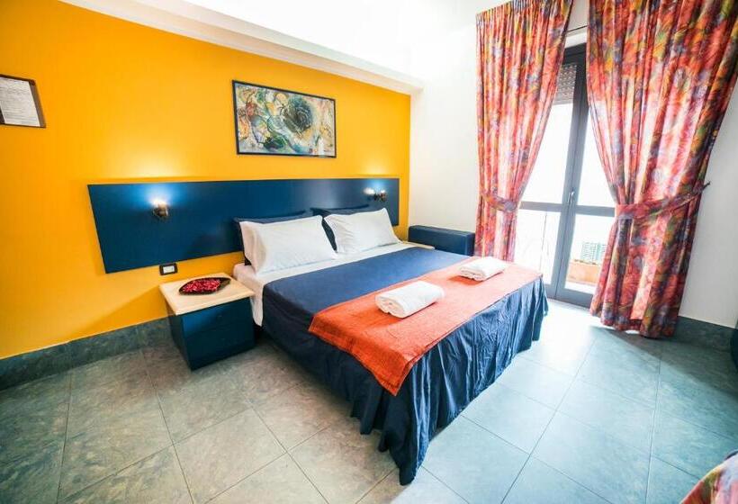 غرفة قياسية ثلاثية, Raphael