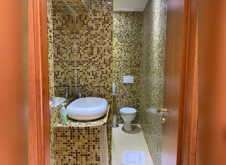 اتاق استاندارد با بالکن و چشمانداز دریا, Trilogy