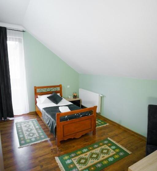 标准单人间, Pensiunea Koronka