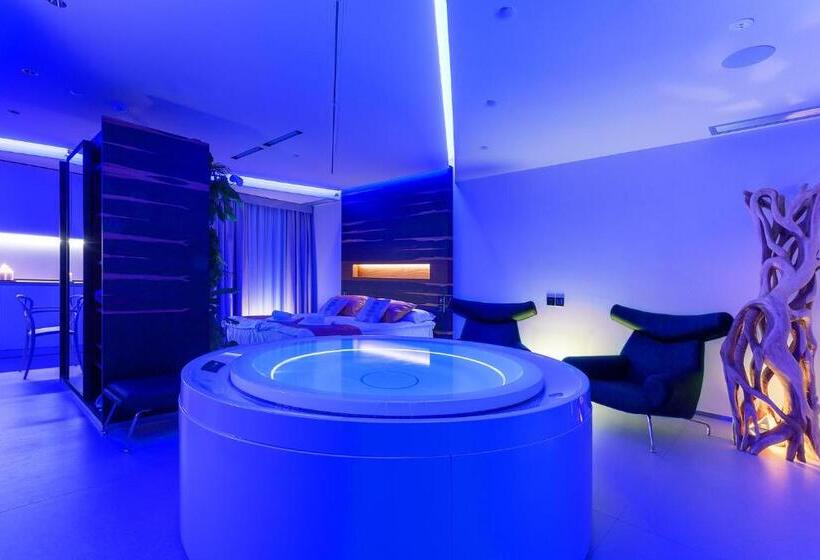 جناح مزود بحمام سباحة, Costa Rica Bibione Spa