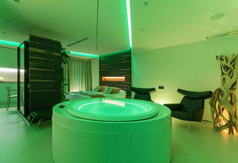 套房配有游泳池, Costa Rica Bibione Spa