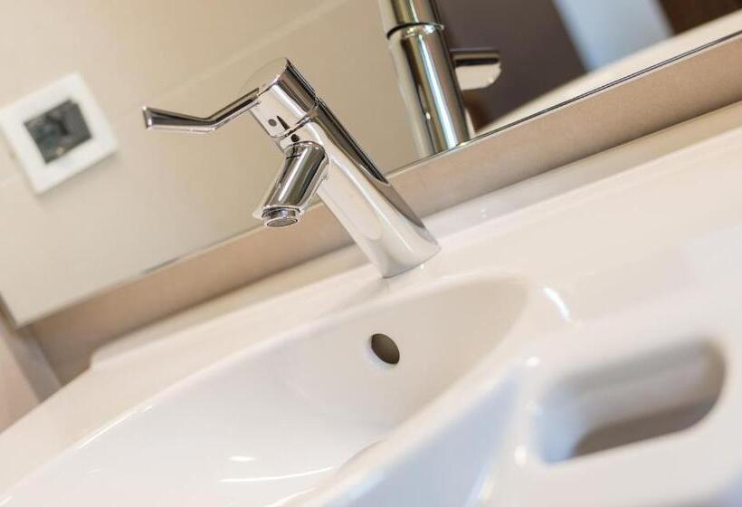 جناح مزود بحمام سباحة, Costa Rica Bibione Spa