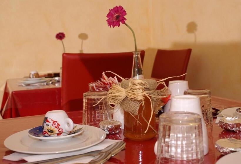 غرفة أساسية ثلاثية, Sa Mamma E Sole B&b