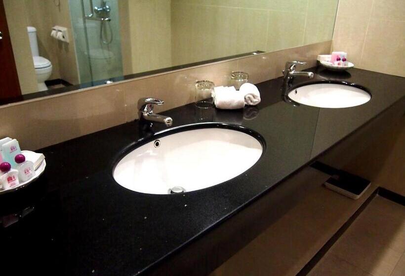 سوییت اجرایی, Royal