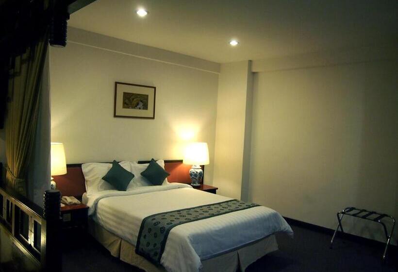 سوییت اجرایی, Royal