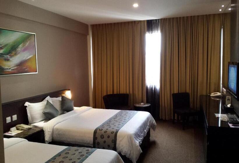 اتاق خانوادگی, Royal